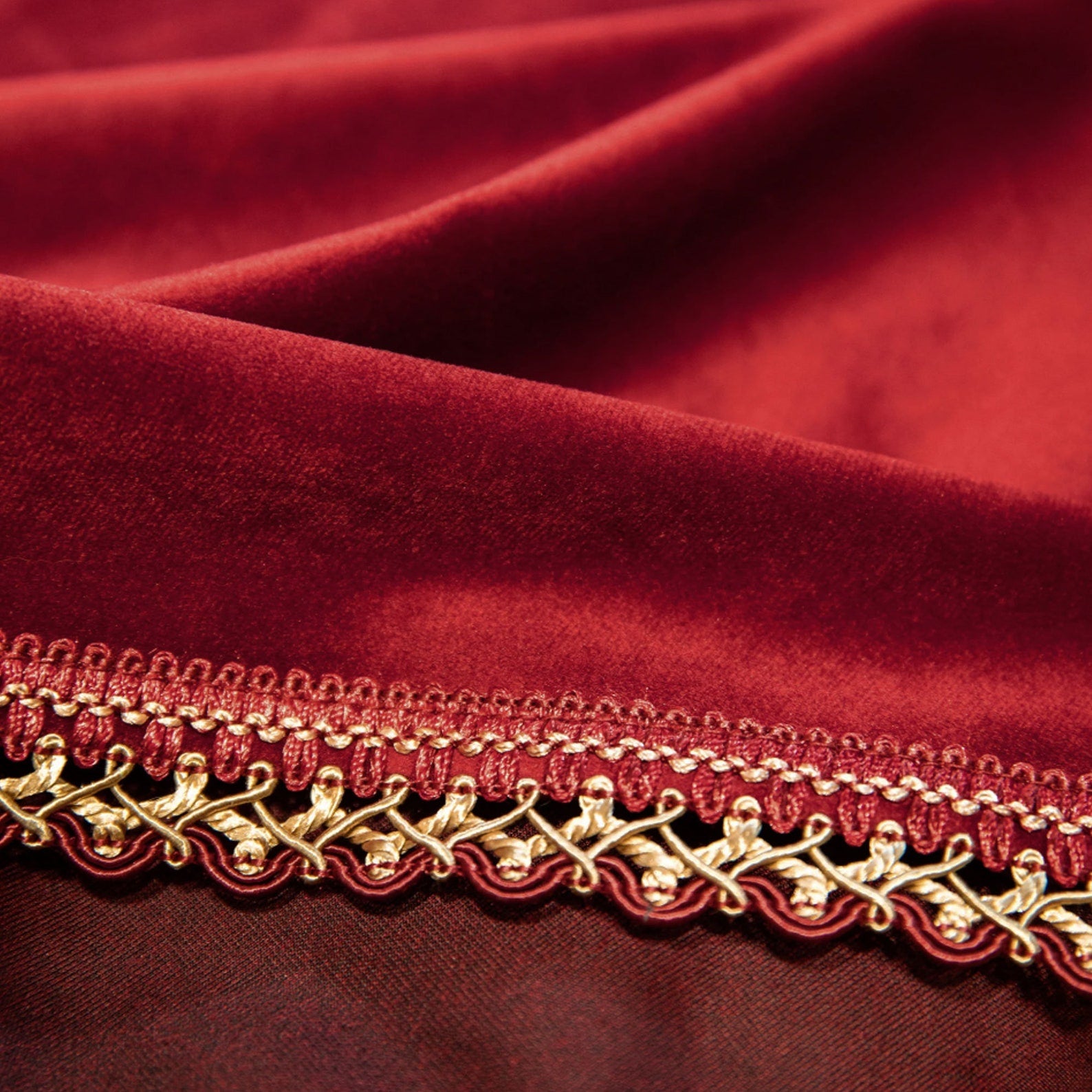 Luxury Velvet Finish Tablecloth (Wine Red)
