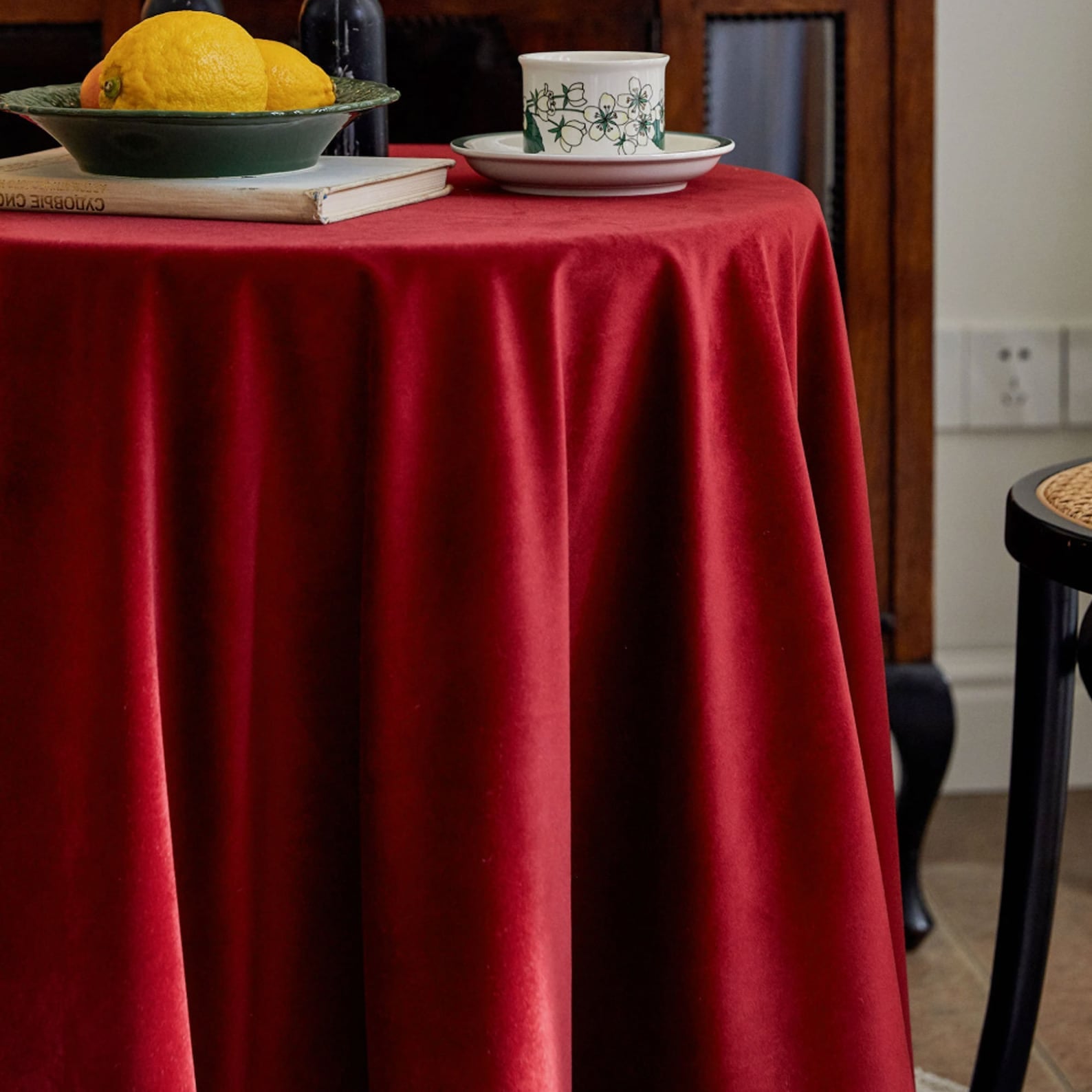 Luxury Velvet Finish Tablecloth (Wine Red)